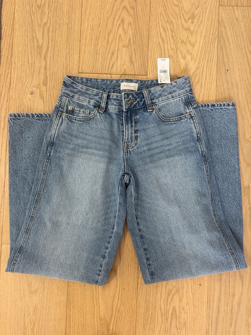 PacSun Women's low rise Casey baggy jeans